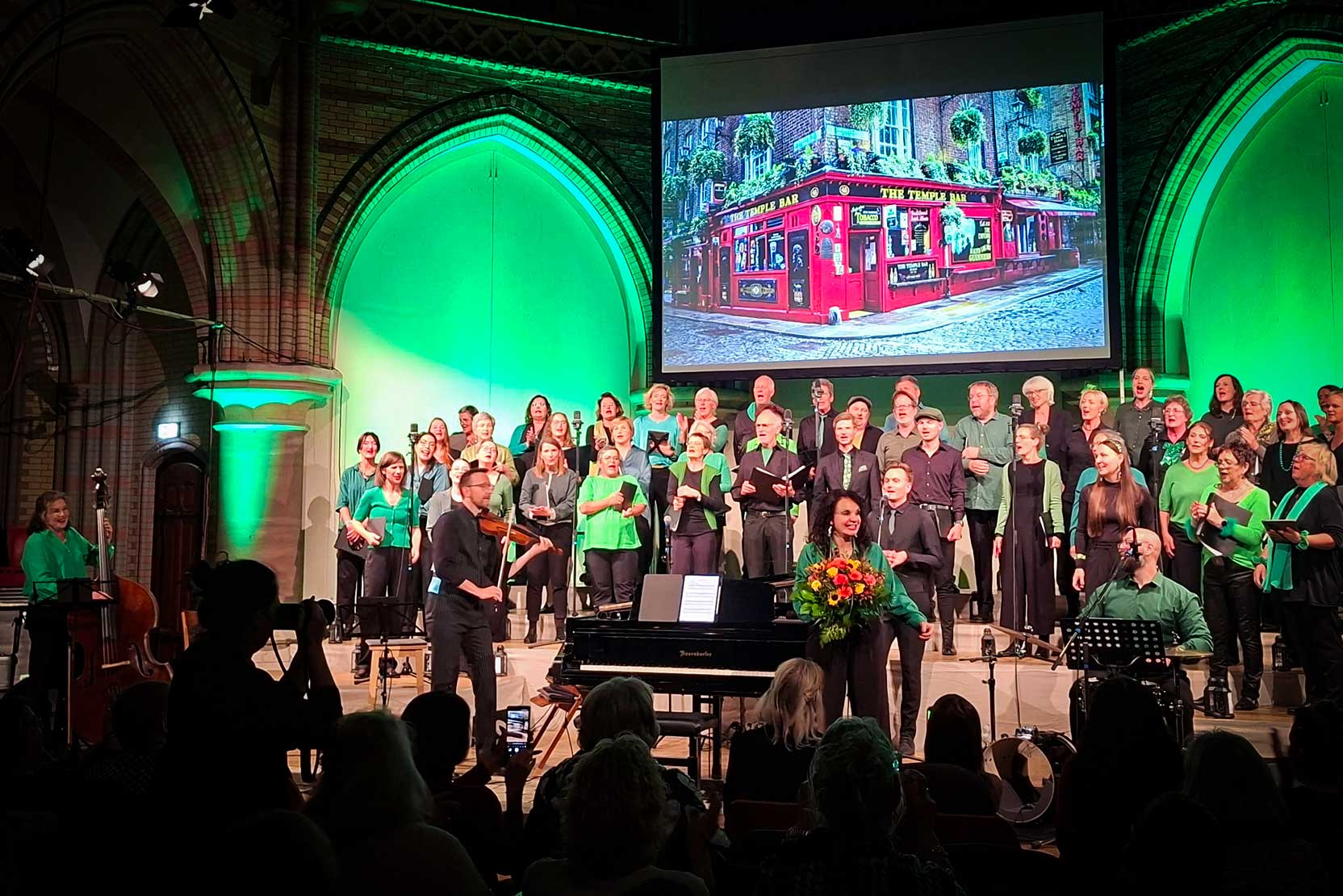 Sing mit! Irish Folk & Pop-Hymnen mit den SINGING SUES